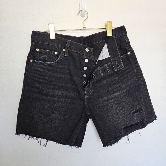 NWOT Levis | 501 Button Fly Washed Black Denim Shorts 5.5" Inseam, Womens 32 - Picture 5 of 5